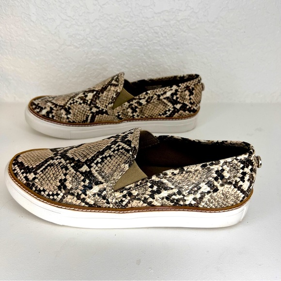 Steve Madden Jalia Snake Print Slip-On Shoes, Women's Sz.8.5 - Picture 2 of 6